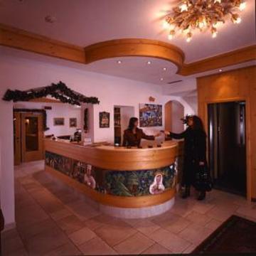 Dolomiti Hotel Cozzio Madonna Eksteriør billede